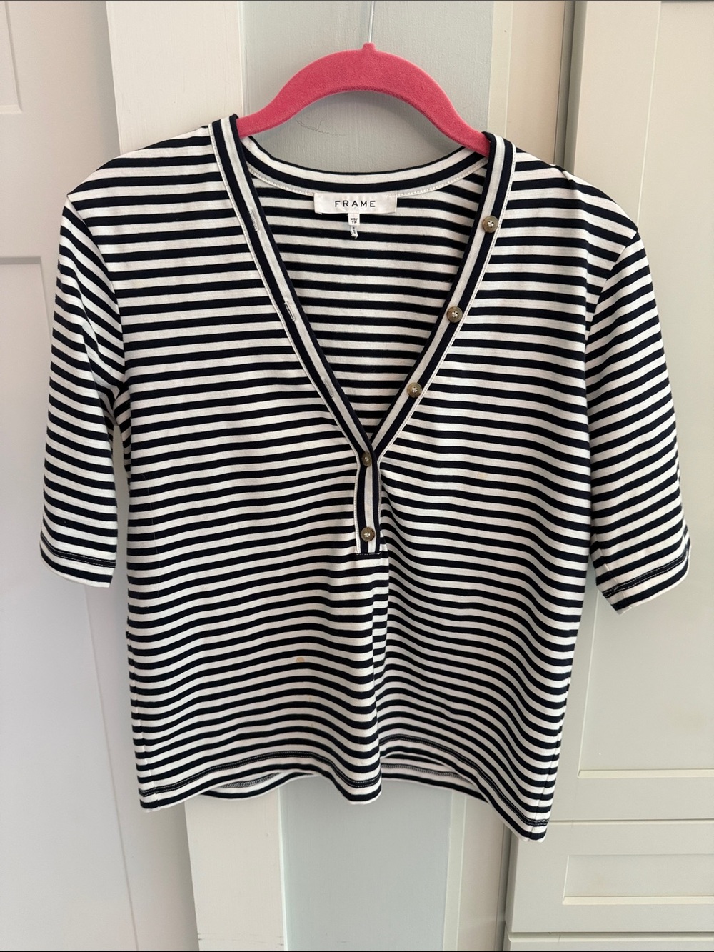 Frame Striped V-Neck Button Knit Top - Navy & White